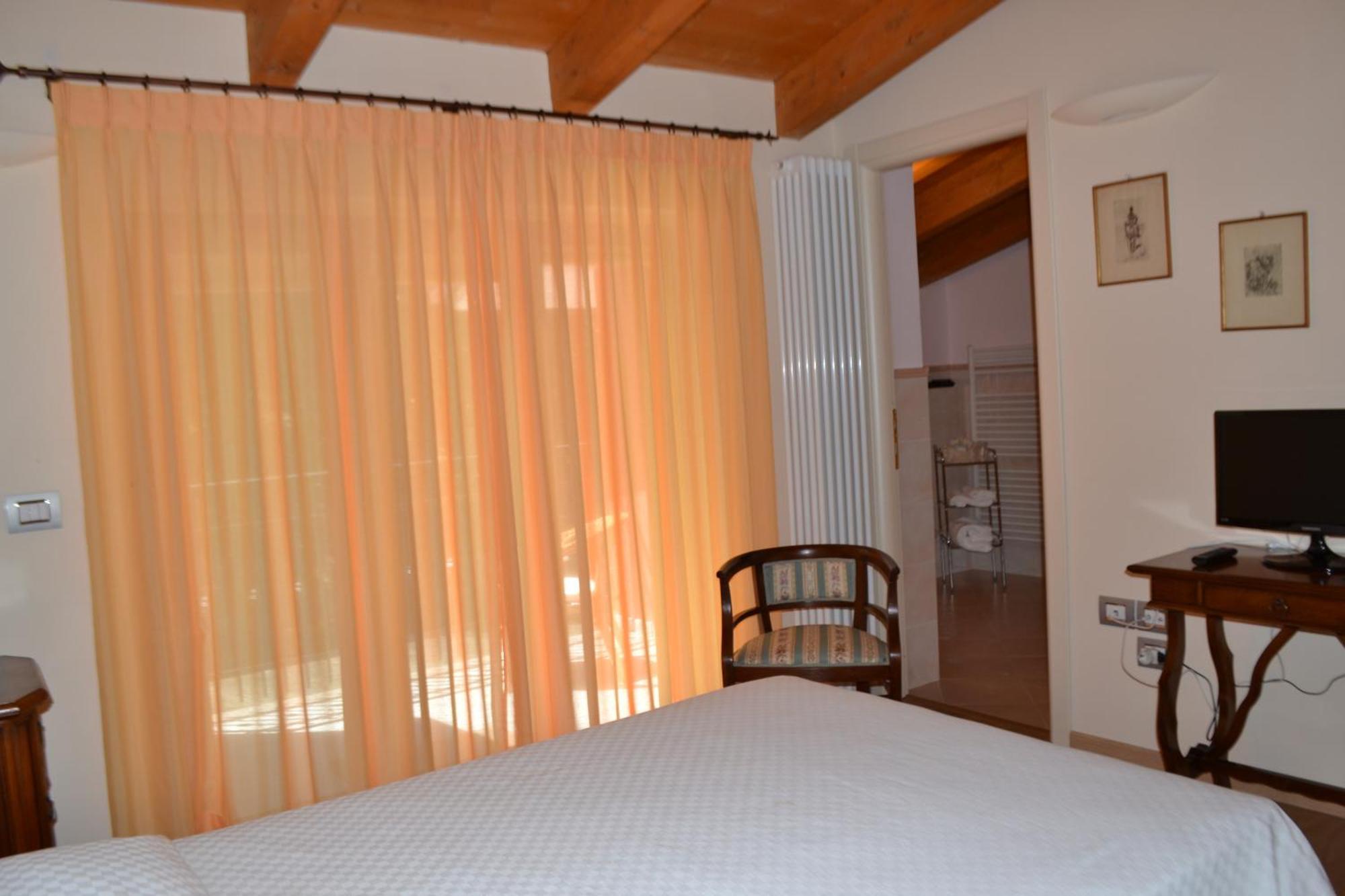 B&B Spring ペルージャ 部屋 写真